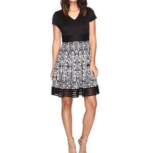 Taylor black and cream lace detail dress size 6